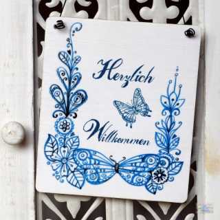 Holzschild Dekoschild HERZLICH WILLKOMMEN Schmetterlinge 13,5 x 15,5 x 0,4 cm