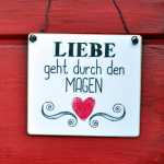 Schild LIEBE geht durch den MAGEN 13 x 13 cm (SAH+D) Holz