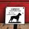 Hundeschild mit Boxer-Motiv – Vorsicht freilaufender Hund 2 Löcher oben + Drahtaufhängung