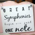Holz-Dekoschild GREAT SYMPHONIES begin with just one note