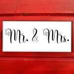 Hochzeitsschild MR. & MRS aus Holz im Tafel-Design weiß